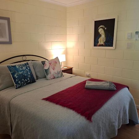 J & Ella'S Holiday House - 1 Bedroom, 1 Bathroom Home Cooktown Exteriér fotografie